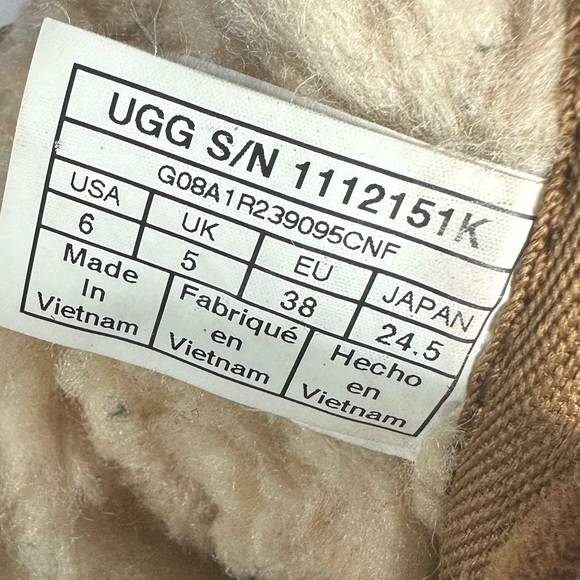 UGG big kids Tartan Neumel. Tan. Size big kids 6 Women’s 7.5 - Picture 4 of 13